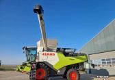 Claas Trion 750 Combine